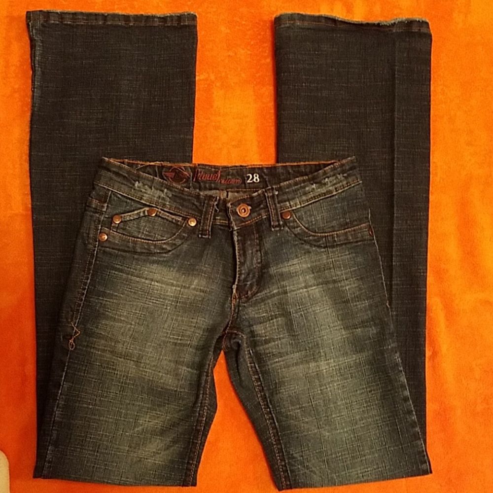 Alouette blue jeans.